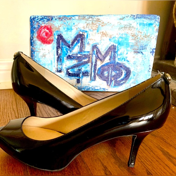 Michael Kors Black Patent Leather Peep-Toe heels. - Picture 7 of 16
